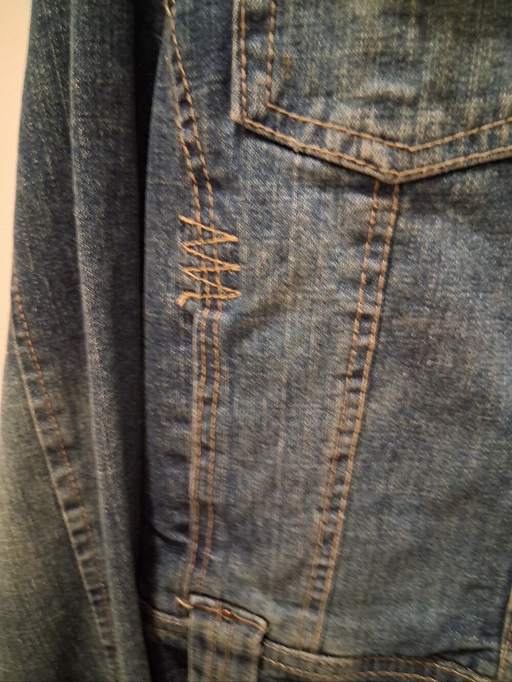Cropped Denim Jacket - Picture 5 of 6
